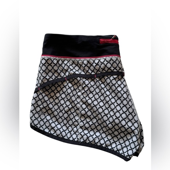 LULULEMON | Run: Speed Short *4-way Stretch
Soul Geo Silver Spoon Black / Black - Picture 5 of 7